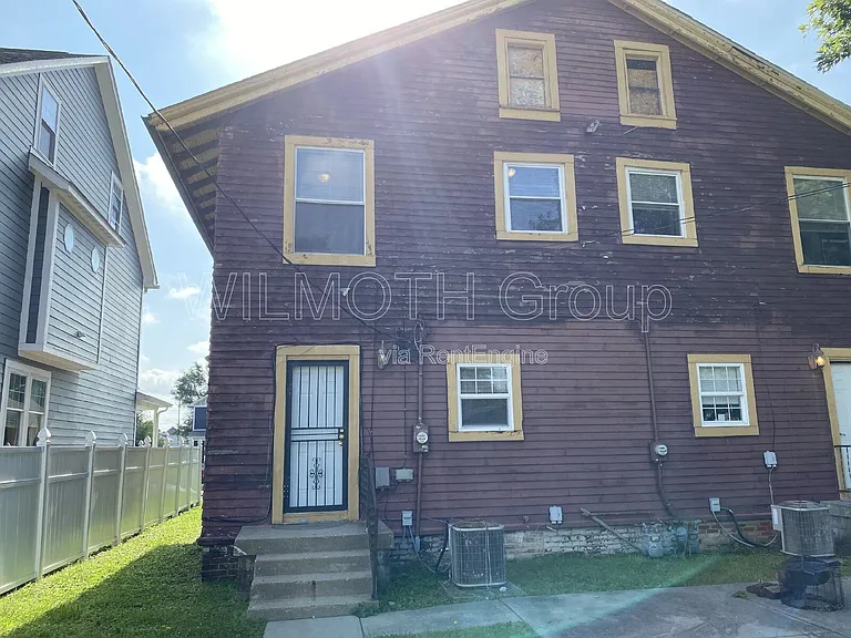 2458 N College Ave — Photo 2