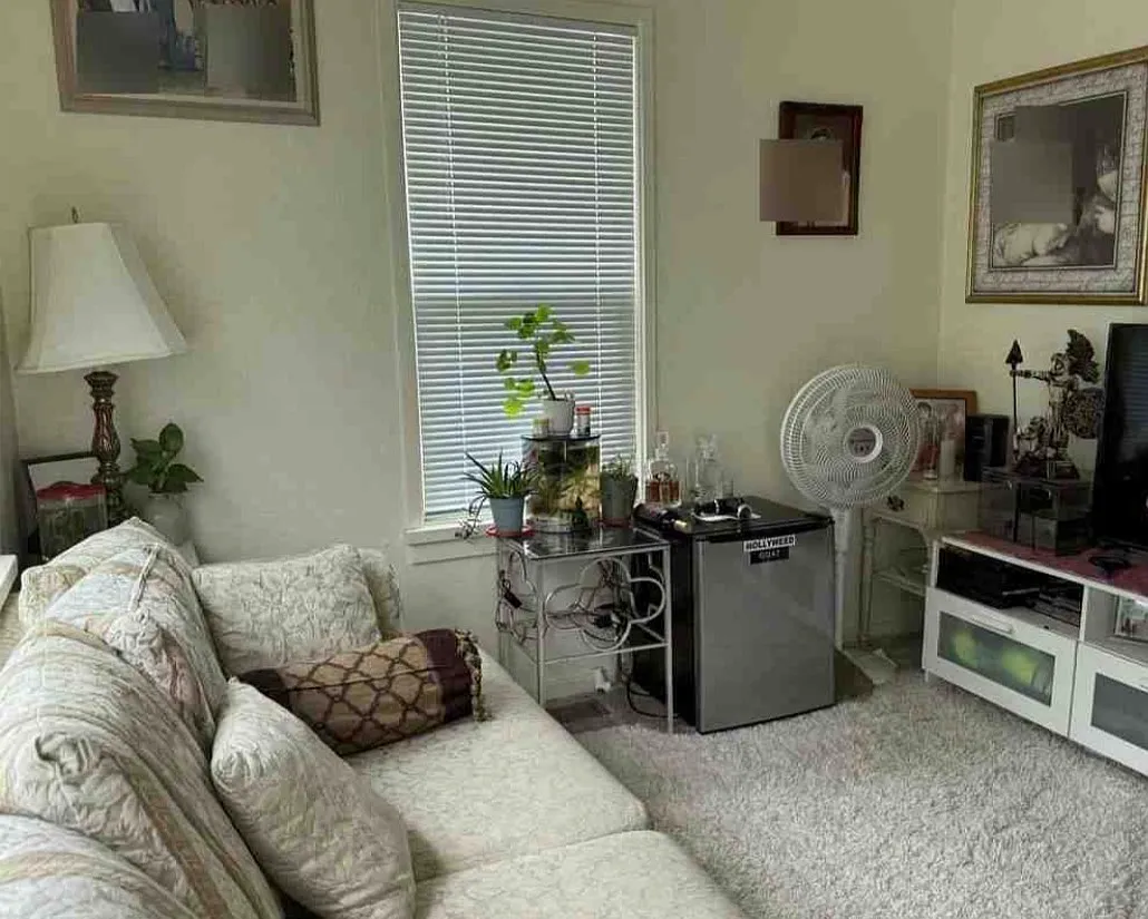 1 bed, 348 sqft, $2,100 — Photo 1
