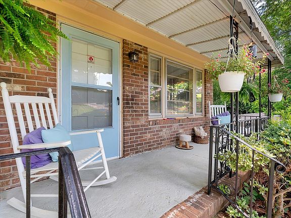 5th image of 16 Theodore Cir