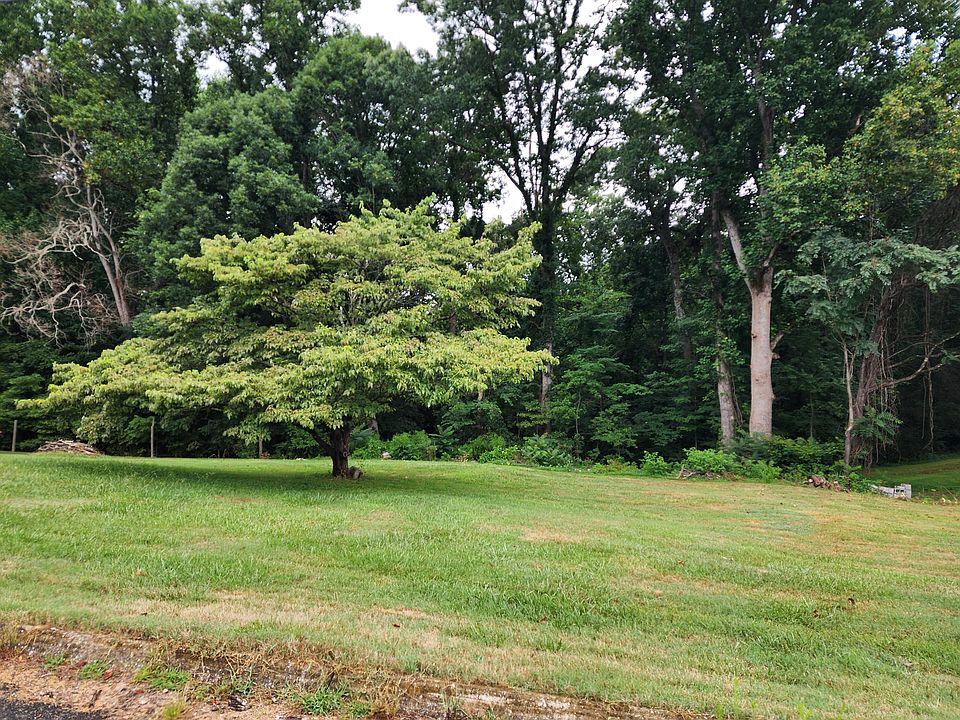 2nd image of 4956 Red Oak Dr