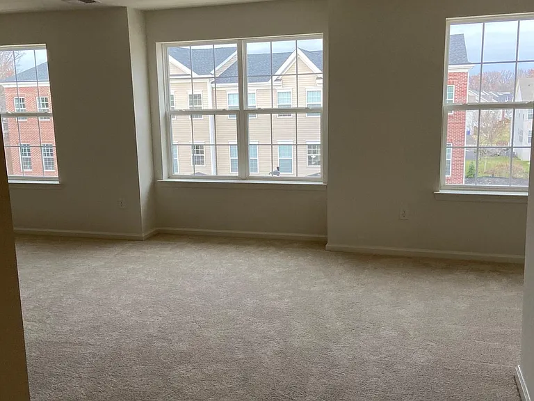 321 Kramer Ct — Photo 8