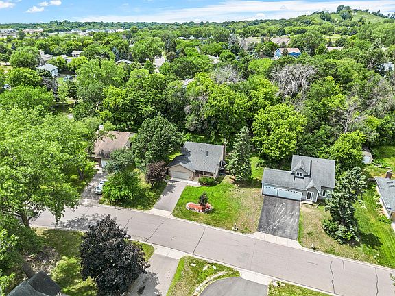 4th image of 12 Oak Shore Dr