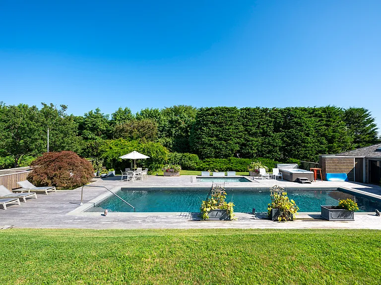 151 Town Line Rd — Photo 1
