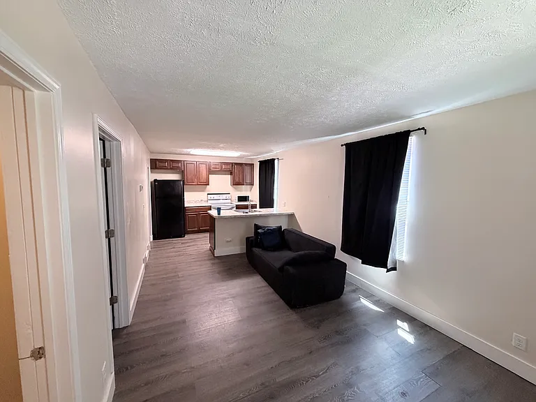 722 Washington St — Photo 2
