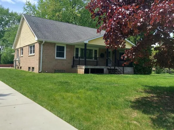 2413 S Brookland ROAD, New Berlin, WI 53151