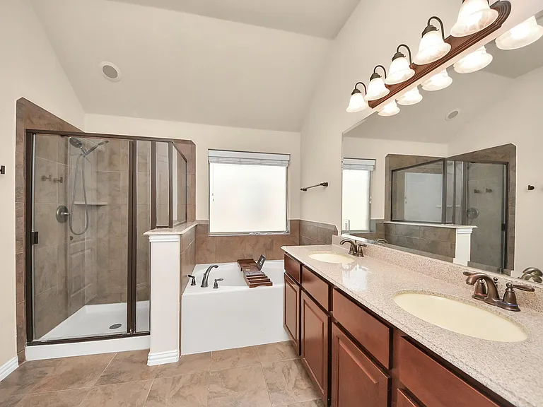 7503 Amber Village Cir — Photo 13
