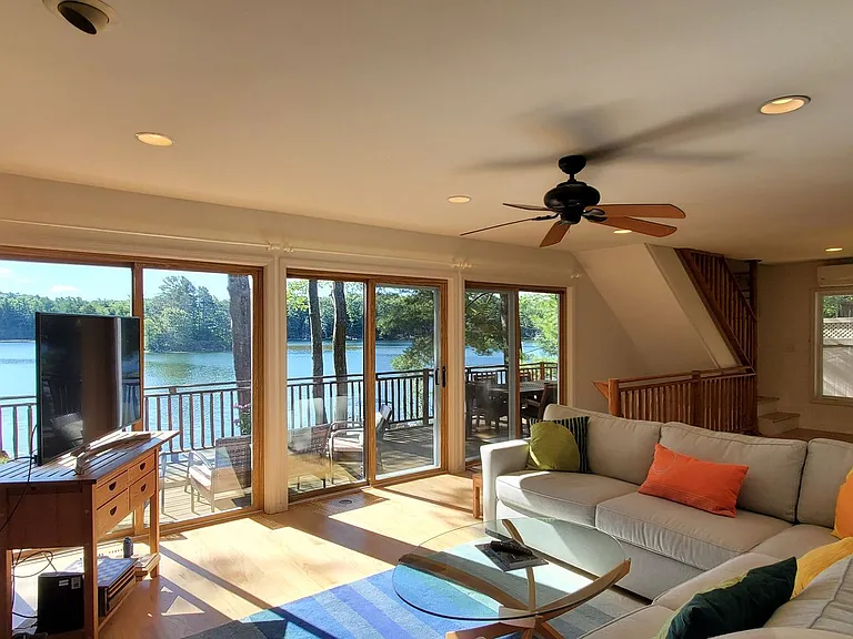 4390 Lakeview Trl — Photo 5