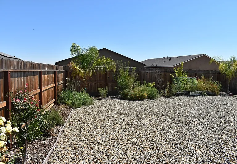 4554 Iris Ct — Photo 43