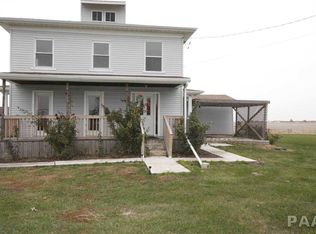 21725 W Farmington Rd, Elmwood, IL 61529