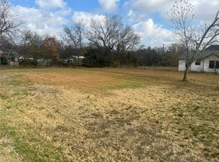 404 E Grayson St, Leonard, TX 75452