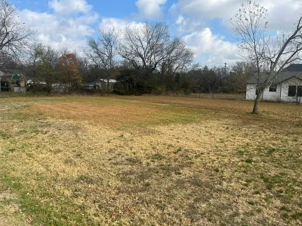 404 E Grayson St, Leonard, TX 75452