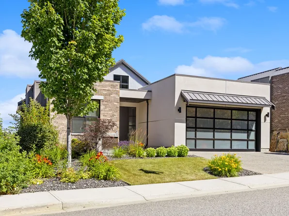 203 Grange Dr, Vernon, BC V1H 2M1