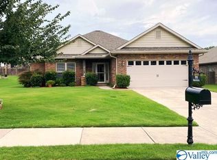 2918 Magnolia Park Dr, Owens Cross Roads, AL 35763