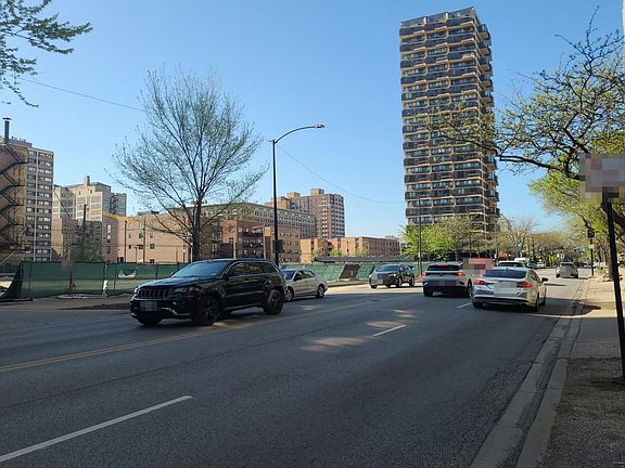 5th image of 6118 N Sheridan Rd APT 905