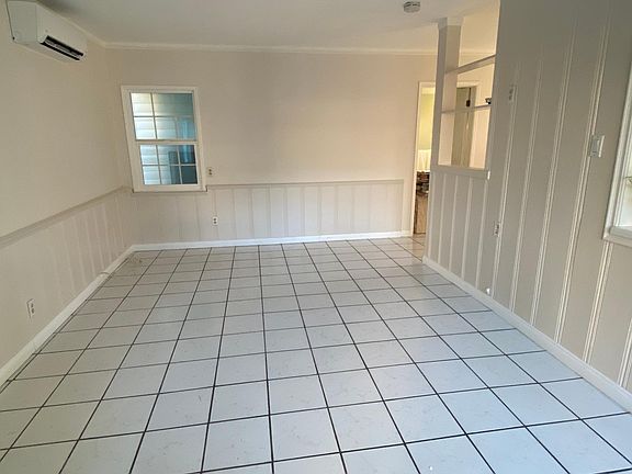 5th image of 5949 Tampa Ave #B