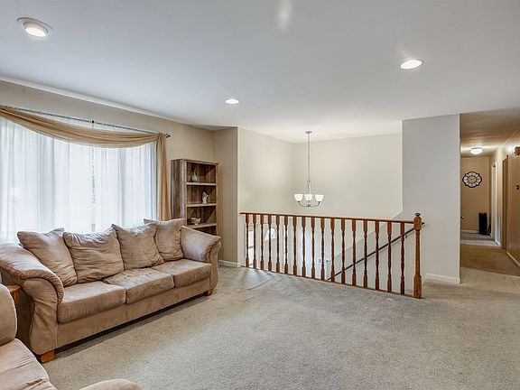 5th image of 7699 Marywood Dr