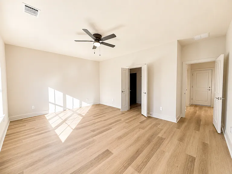 106 Kirkland St — Photo 10