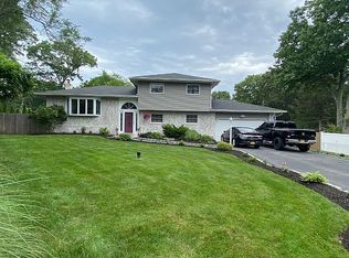 2 View Ct, Centereach, NY 11720
