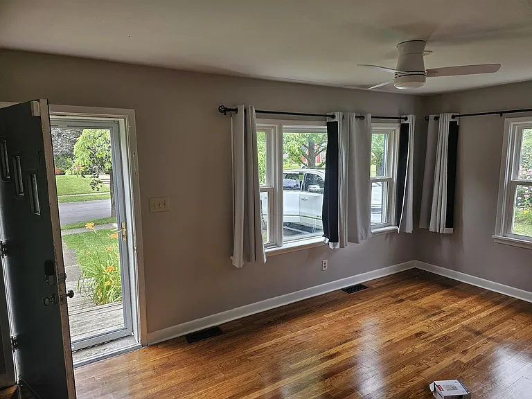 708 Cheryl Ln — Photo 4