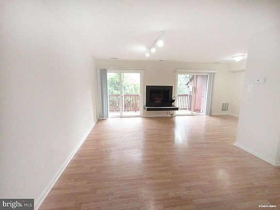 2nd image of 3806 El Camino Pl #7