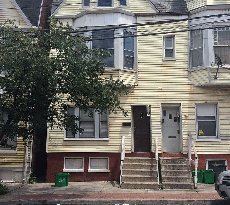 1st image of 213 S Pine St