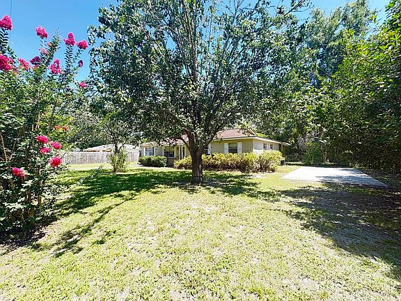 4th image of 2143 Hickory Ln