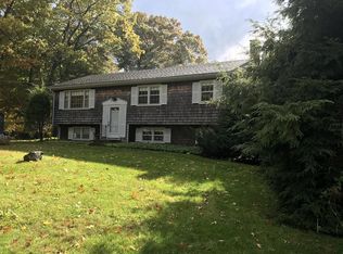 46 Harvey Ln, Whitman, MA 02382