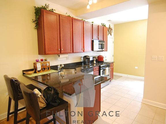 3rd image of 1407 W North Shore Ave APT B
