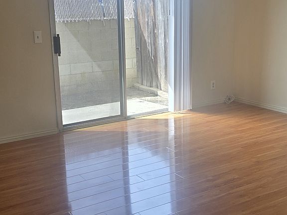 3rd image of 1434 N California Ave APT 10