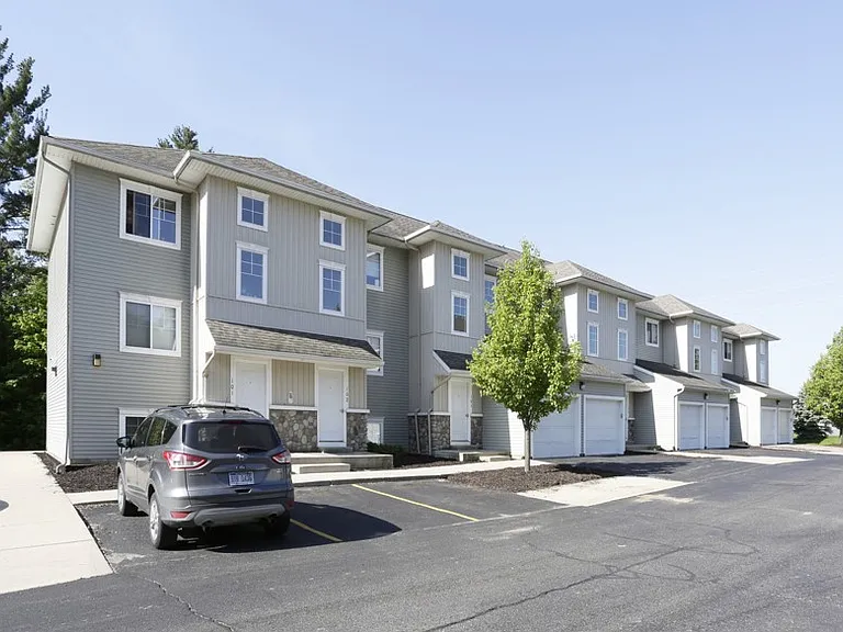 Conifer Creek Townhomes — Photo 1