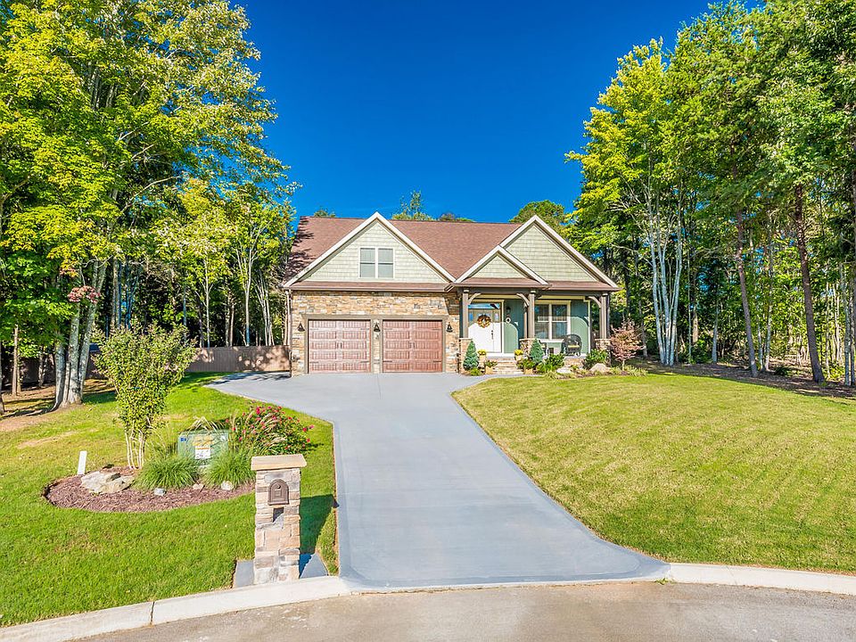 1st image of 580 Sycamore Way
