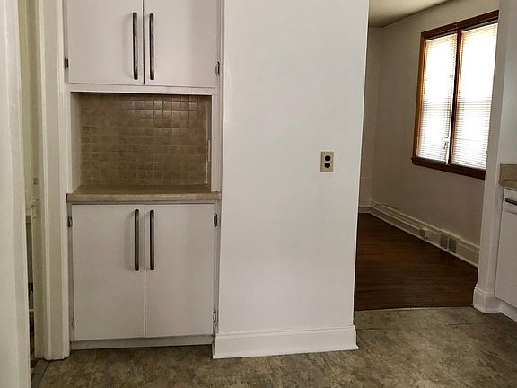 4th image of 872 West Ave APT 3