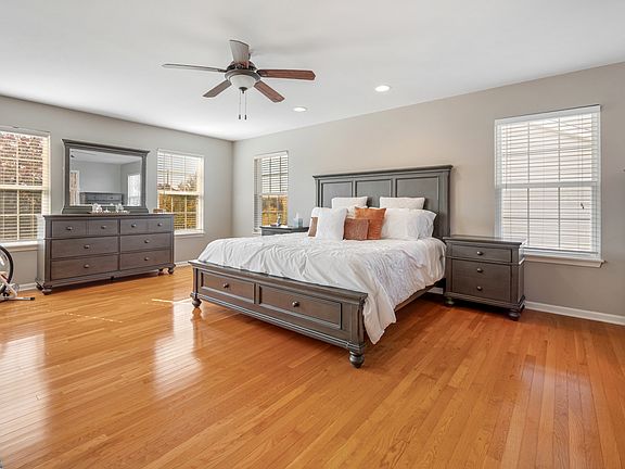 4th image of 909 Clover Ridge Ln