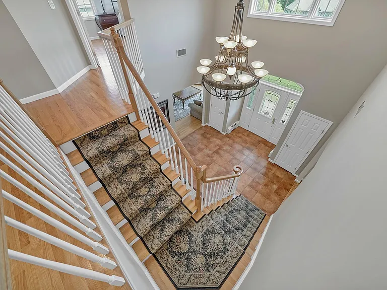 24 Charnwood Dr — Photo 6