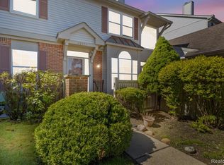 49473 Pointe Xing, Plymouth, MI 48170