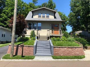 24 Wilcox Pl, Branford, CT 06405