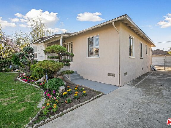 2nd image of 12861 Admiral Ave