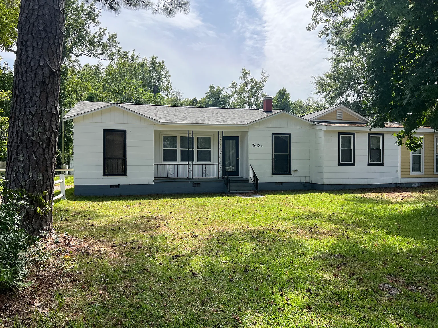 3 bed, 1100 sqft, $1,550 — Photo 1