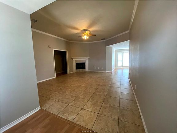 3rd image of 3813 Stony Creek Ln