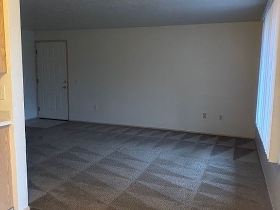5th image of 212 Churchdale Ave N #220
