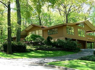 40 Mayflower Dr, Tenafly, NJ 07670