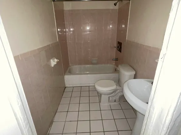 637 Greene Avenue image 7 of 10