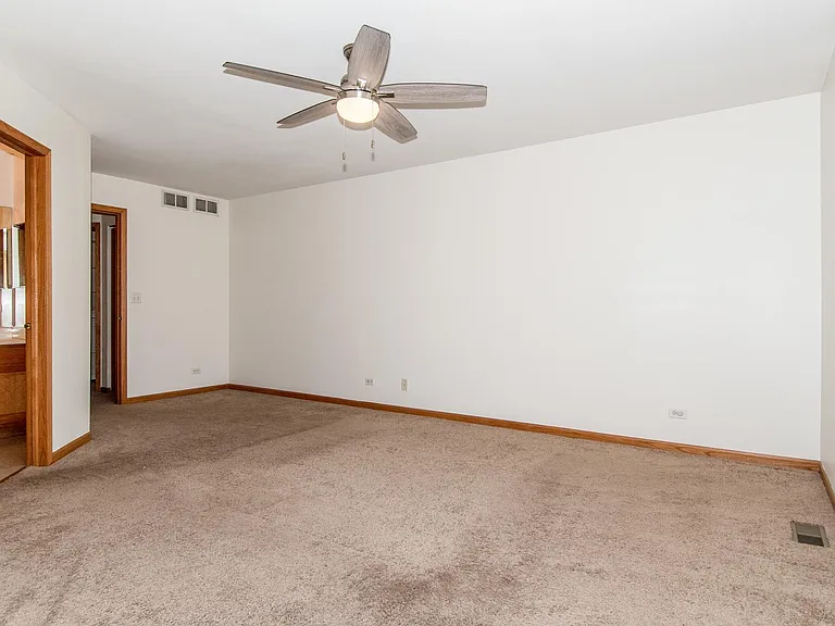 4133 Blackstone Dr — Photo 19