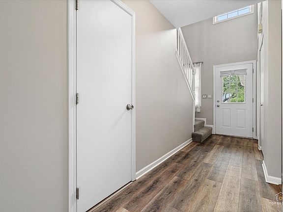 3rd image of 325 Odlum Ct
