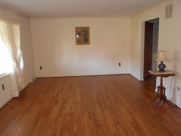 19 X 13 Living Room