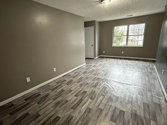 3rd image of 204 10th Ave #C