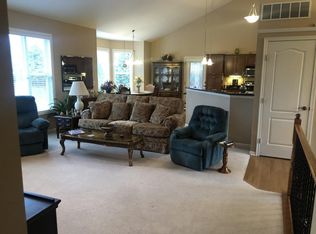 8025 Stonegate Dr, Cincinnati, OH 45255