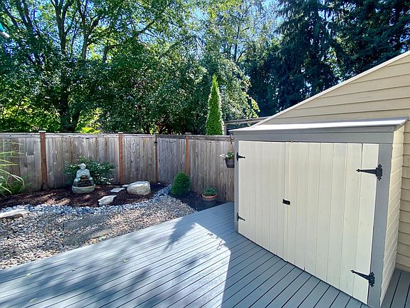 5th image of 9605 NE 121st Ln