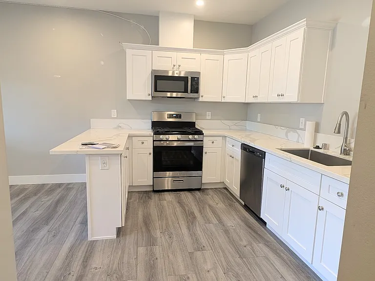 934 E 7th Ave #1 — Photo 9