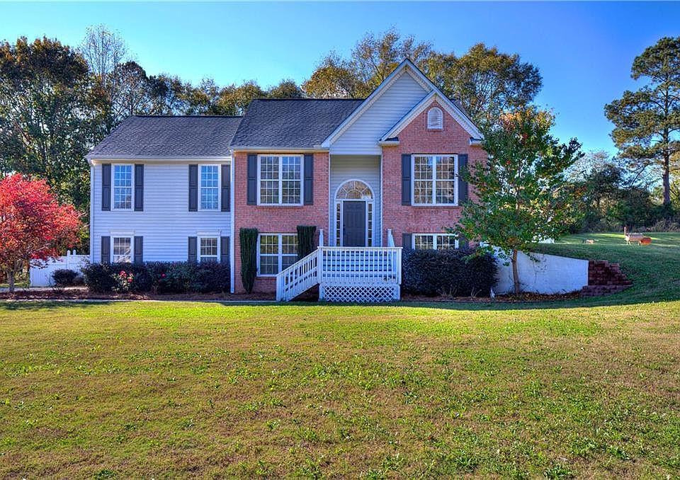 1st image of 79 Essex Ln